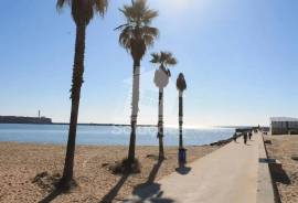 Bright and well-maintained 2 bedroom apartment in the prestigious area of Praia da Rocha, Portimão