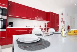 Bright and well-maintained 2 bedroom apartment in the prestigious area of Praia da Rocha, Portimão