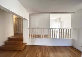 3+1 bedroom apartment with garage for rent on Rua Marechal Saldanha
