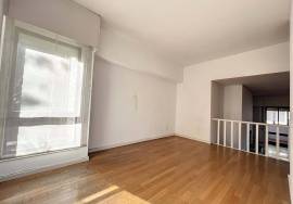 3+1 bedroom apartment with garage for rent on Rua Marechal Saldanha