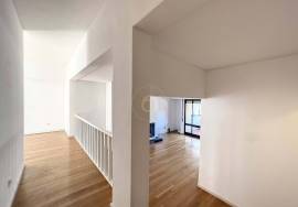 3+1 bedroom apartment with garage for rent on Rua Marechal Saldanha