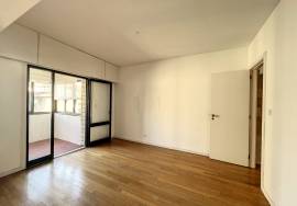 3+1 bedroom apartment with garage for rent on Rua Marechal Saldanha