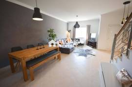 Charming 3-bedroom semi-detached villa with sea view in Boliqueime
