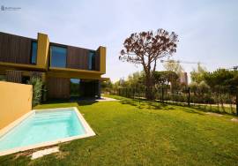 Elegance and Exclusivity in Vilamoura – 2 Bedroom Villa with Private Pool in Central Area