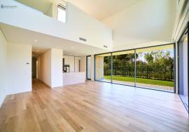 Elegance and Exclusivity in Vilamoura – 2 Bedroom Villa with Private Pool in Central Area