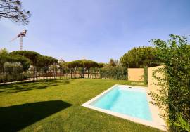 Elegance and Exclusivity in Vilamoura – 2 Bedroom Villa with Private Pool in Central Area