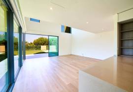 Elegance and Exclusivity in Vilamoura – 2 Bedroom Villa with Private Pool in Central Area