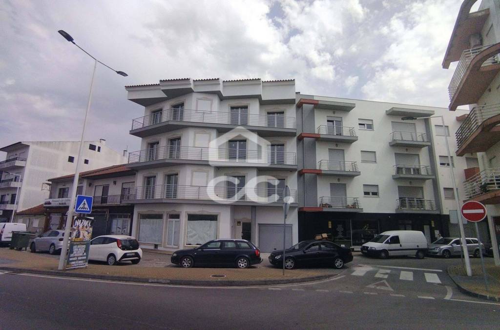 T-2 type apartment in the center of Pataias/Alcobaça.