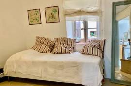 Charming Renovated Village House With 3 Bedrooms, Garage, Convertible Attic And A Common Courtyard, Located Near All Shops And The River.