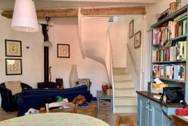 Charming Renovated Village House With 3 Bedrooms, Garage, Convertible Attic And A Common Courtyard, Located Near All Shops And The River.