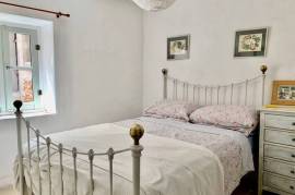 Charming Renovated Village House With 3 Bedrooms, Garage, Convertible Attic And A Common Courtyard, Located Near All Shops And The River.