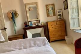 Charming Renovated Village House With 3 Bedrooms, Garage, Convertible Attic And A Common Courtyard, Located Near All Shops And The River.