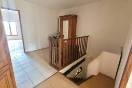 Winegrower's House With 135 M2 Living Space, Terrace With Views And Courtyard/garden Of 75 M2.