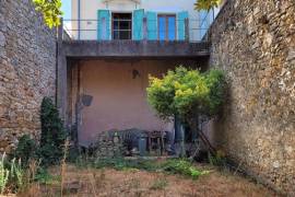 Winegrower's House With 135 M2 Living Space, Terrace With Views And Courtyard/garden Of 75 M2.
