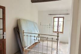 Winegrower's House With 135 M2 Living Space, Terrace With Views And Courtyard/garden Of 75 M2.