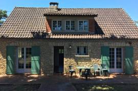 Detached Country House with Swimming Pool