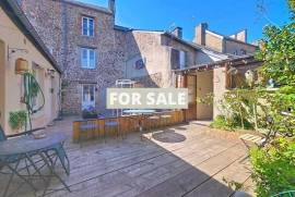 Town House with Neat Garden