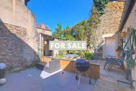Town House with Neat Garden