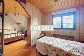 Detached Country House with Landscaped Garden