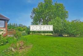 Detached Country House with Landscaped Garden
