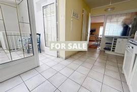 Town House in Coastal Resort Location