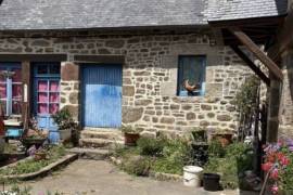 Beautiful Character Cottage in Rural Setting