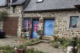 Beautiful Character Cottage in Rural Setting