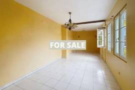 Single Storey Villa With Garden