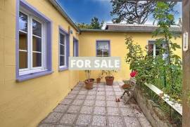 Single Storey Villa With Garden