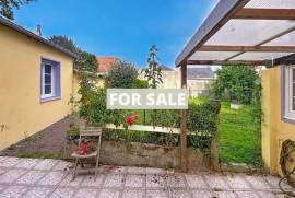 Single Storey Villa With Garden