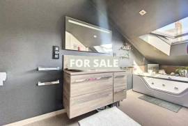 Town House in Coastal Resort Location