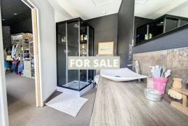 Town House in Coastal Resort Location