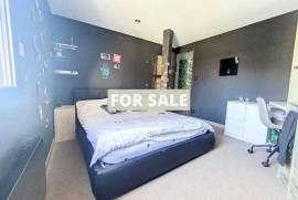 Town House in Coastal Resort Location