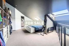 Town House in Coastal Resort Location
