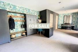Town House in Coastal Resort Location