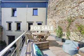 Town House in Coastal Resort Location