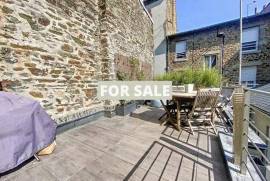 Town House in Coastal Resort Location