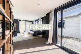 Town House in Coastal Resort Location