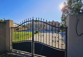 Beautiful Single Storey Villa with Swimming Pool