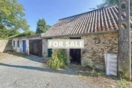 Detached Country House with Outbuilding
