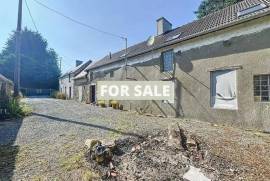 Detached Country House with Outbuilding