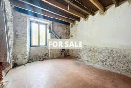 Detached Country House with Outbuilding