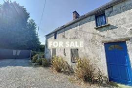 Detached Country House with Outbuilding