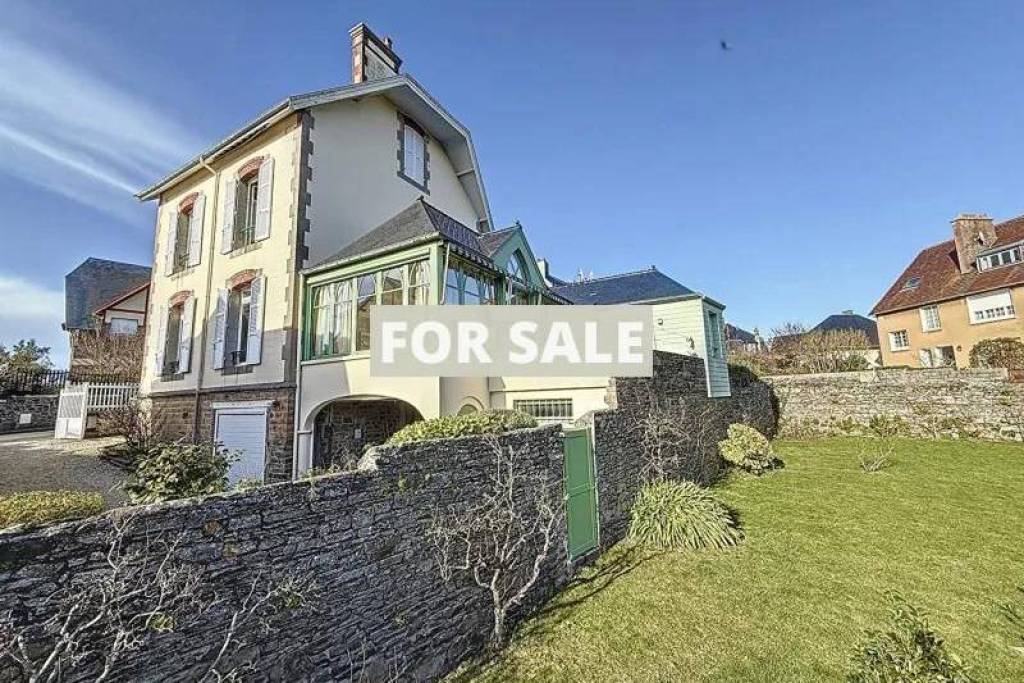 Period Property in Coastal Resort Town