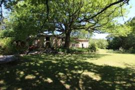 Country House with Separate Guest Gite and Pool