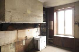 Town House to Renovate, Good Project