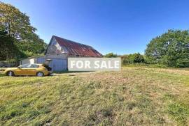 Detached Country House with Outbuilding