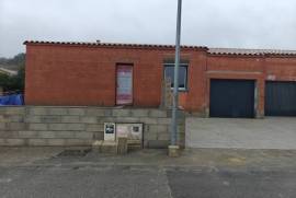 New Build Villa Near Town Centre With Garage