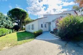 Magnificent Villa with Studio and Land