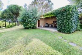 Magnificent Villa with Studio and Land